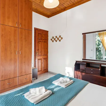 Verani Parking Balcony Playground Holiday home Sivros